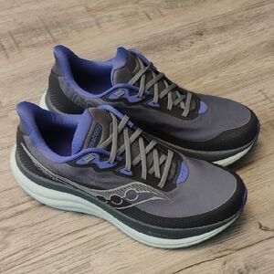 Saucony Triumph 23 Women's Gray and Purple Athletic Shoes Size 12